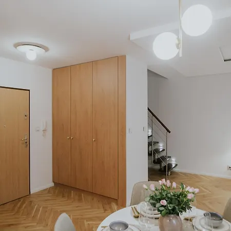 Lägenhet Dwupoziomowy Butikowy Zmigrodzka, Free Parking, Self Check-in